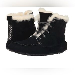 New Ugg Australia Chickaree suede moccasin  boot